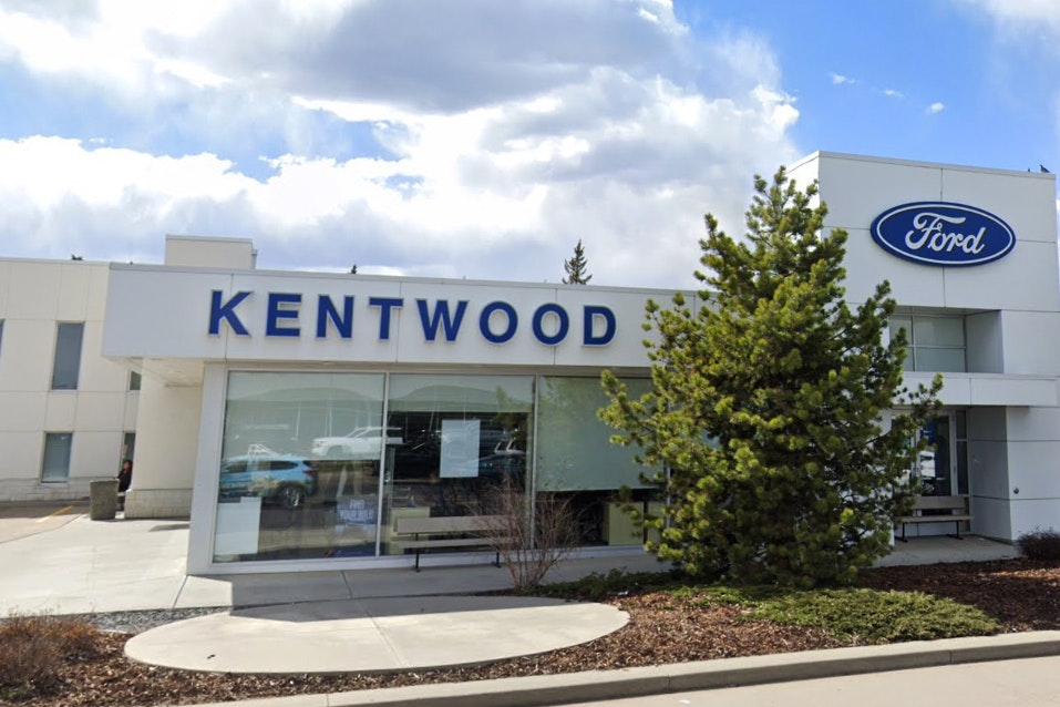 Photo of the outside of the Kentwoord Ford dealership
